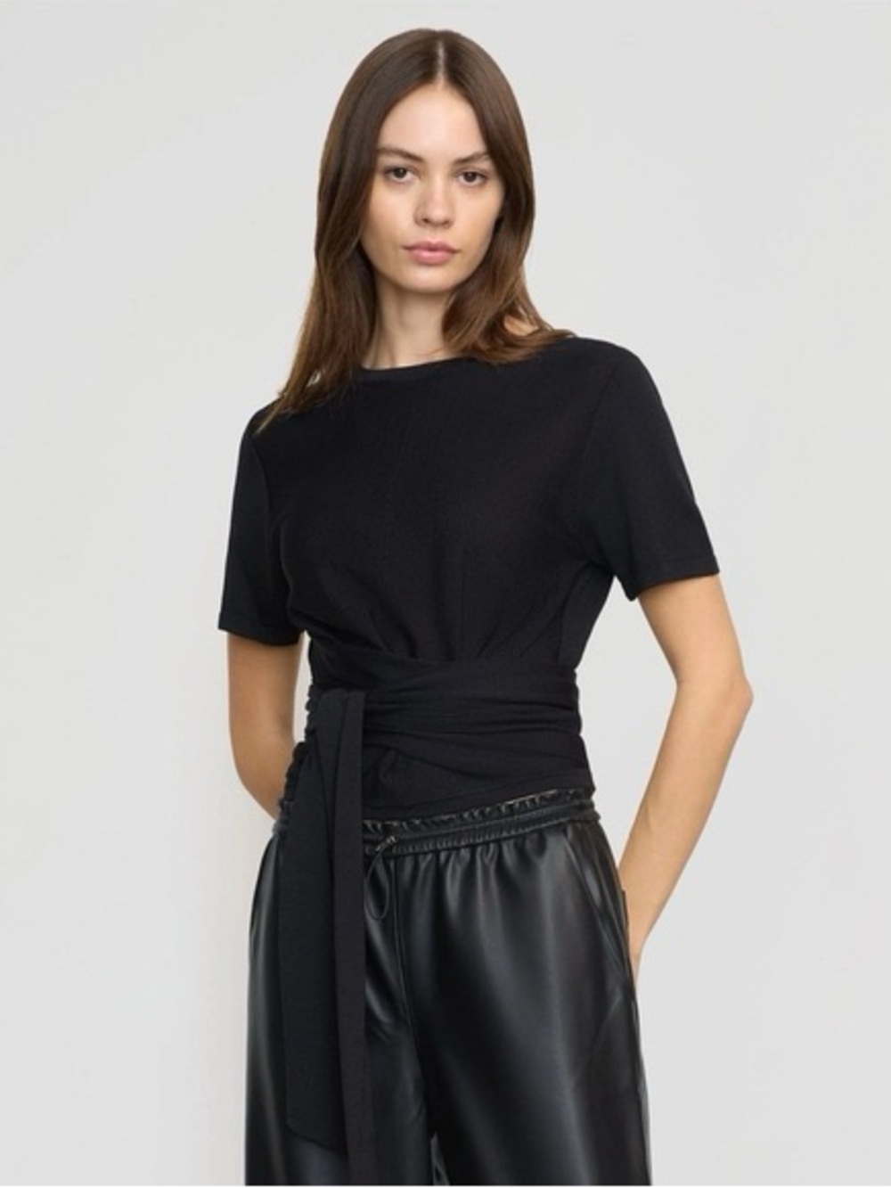 Modern Citizen Jude Cropped Wrap-around Tee in Black Size Small